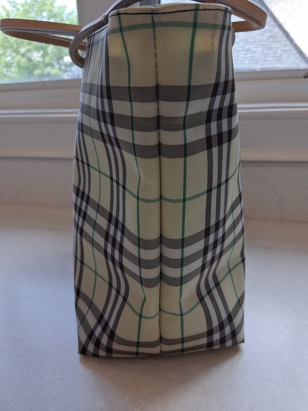 Burberry Cream Plaid Tote with Green Stripe and Tan Handles - Picture 4 of 10